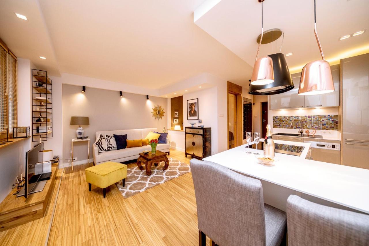 Golden Apartment With Air Condition By Your Freedom ワルシャワ エクステリア 写真